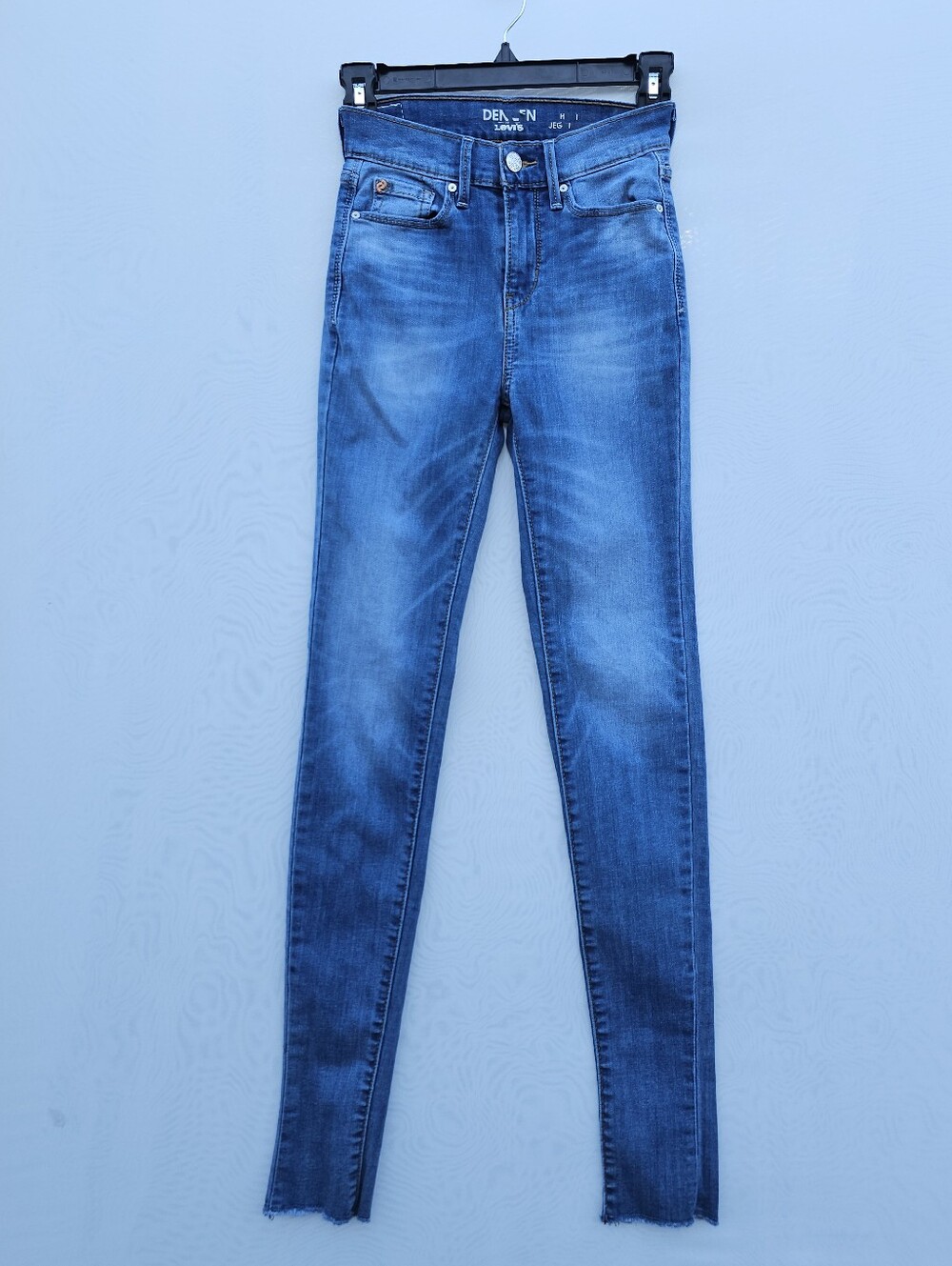 DENIZEN from Levi’s High Rise Jeggings Light Wash - Size 0 (24)